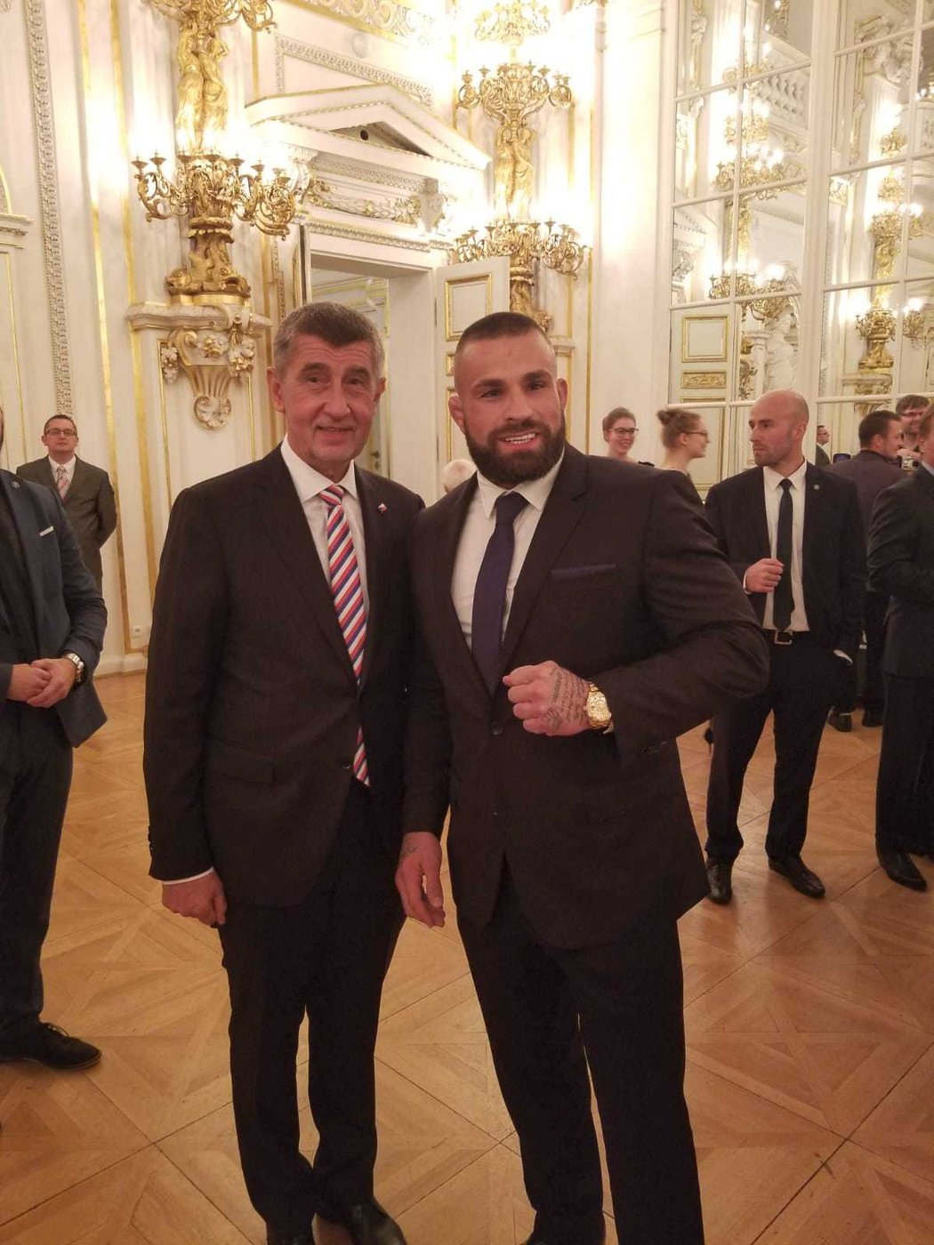 I premiér Andrej Babiš už má společnou fotku s českým terminátorem