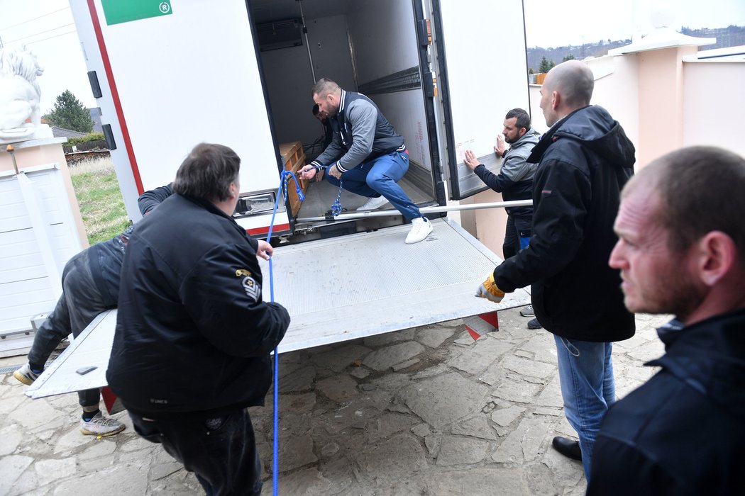 Dobrodružství ve Vémolandu: přeprava obřích krokodýlů neproběhla úplně podle plánu, ale vše nakonec dobře dopadlo.