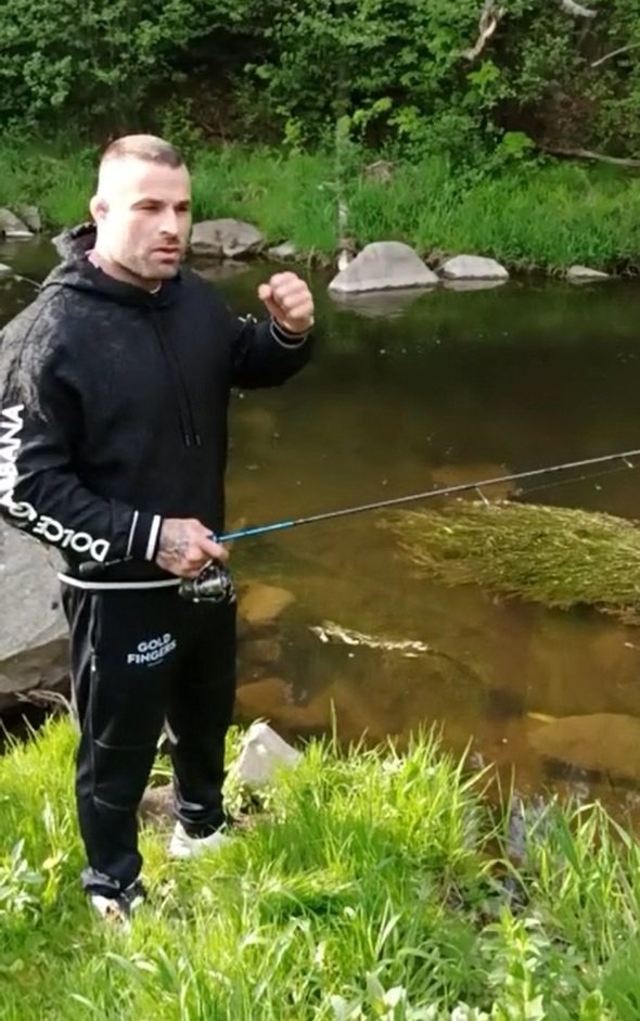 Den s Teriminátorem na Instagramu iSportcz zahájil Karlos Vémola rybolovem