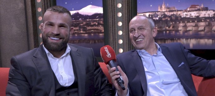 Karlos Vémola a Jan Kraus se po natáčení sešli u rozhovoru pro iSport TV na červeném gauči