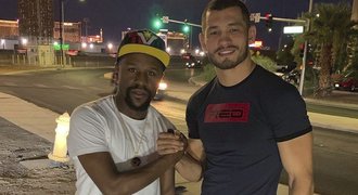 Muradov je nejlepší na světě, napsal Mayweather. Výrok zaujal i v UFC