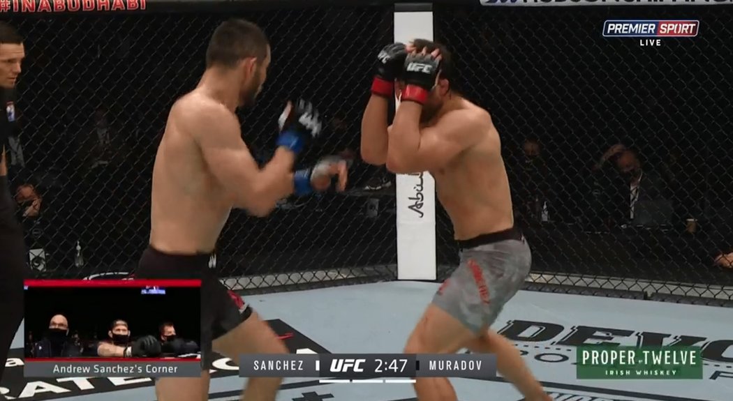 Machmud Muradov ovládl i třetí duel v UFC. Američana Andrewa Sancheze porazil TKO ve třetím kole.