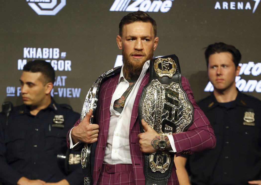 Conor McGregor na tiskové konferenci