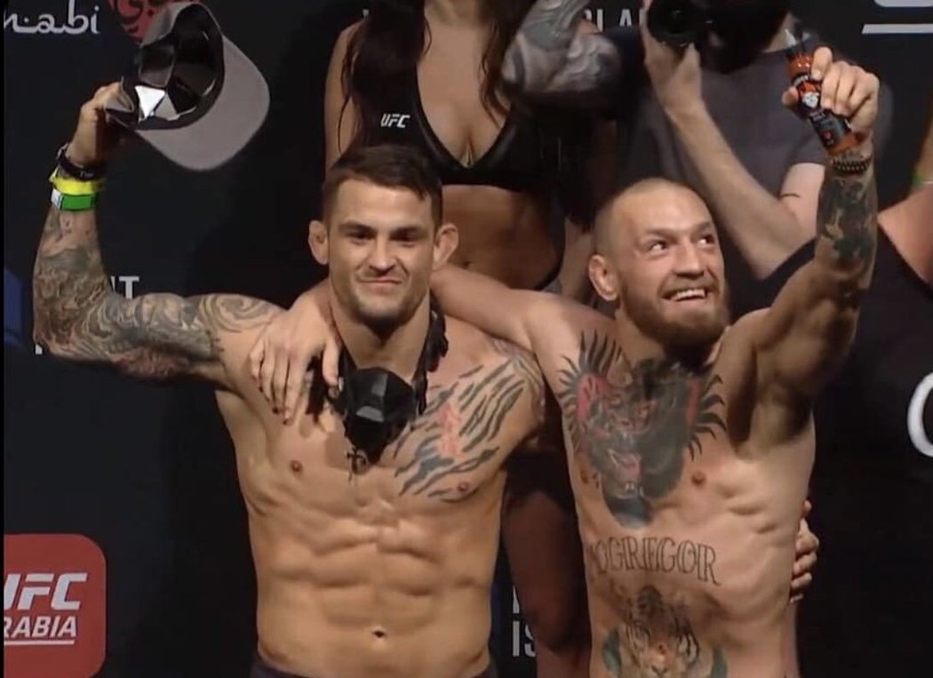 Dustin Poirier daroval Conoru McGregorovi při posledním setkání před zápasem pálivou omáčku