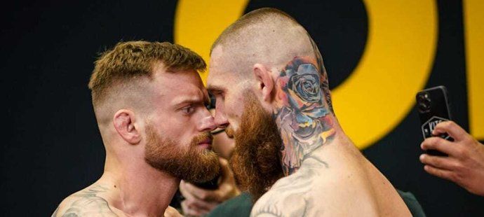 Patrik Kincl a Samuel Krištofič při vážení na turnaj Oktagon 31