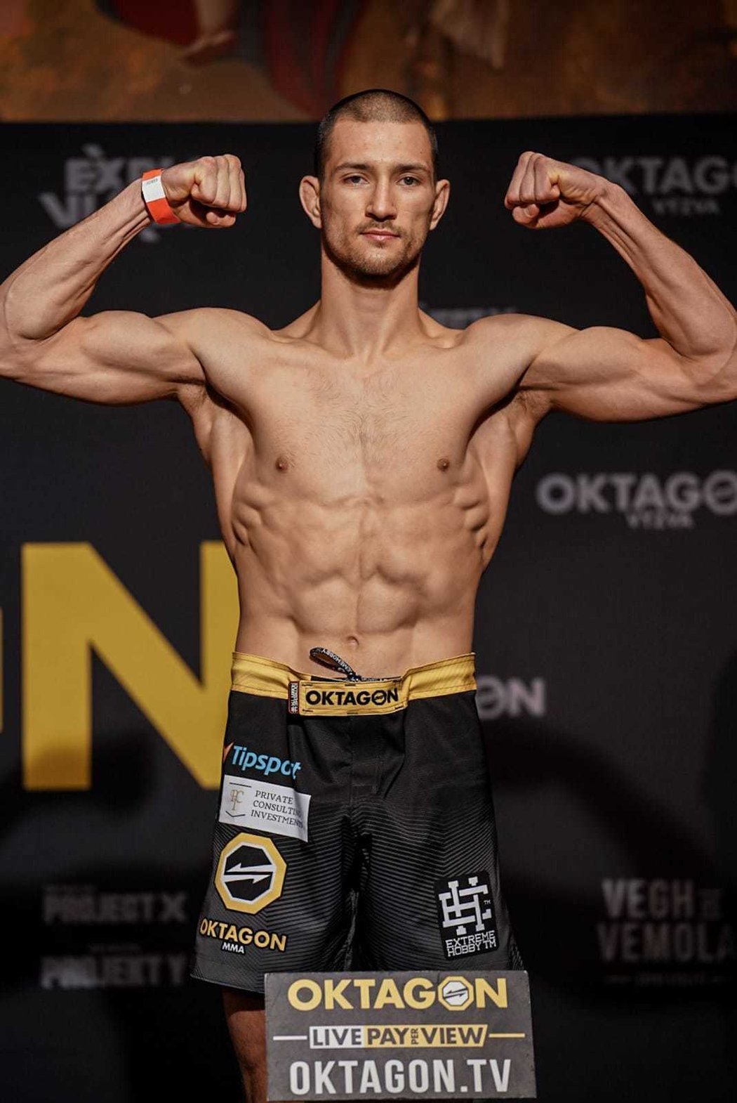 Slovenský MMA bojovník Ronald Paradeis