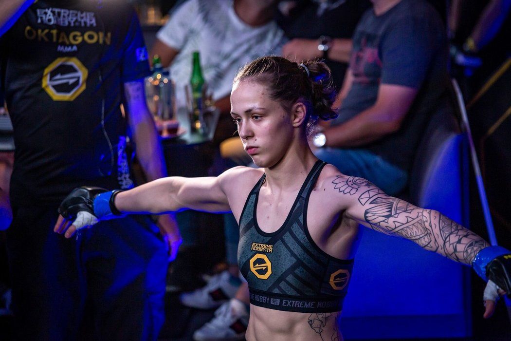 Největší překvapení třetího turnaje Oktagon Underground: amatérská bojovnice Tereza Bledá porazila na body UFC veteránku Lucii Pudilovou