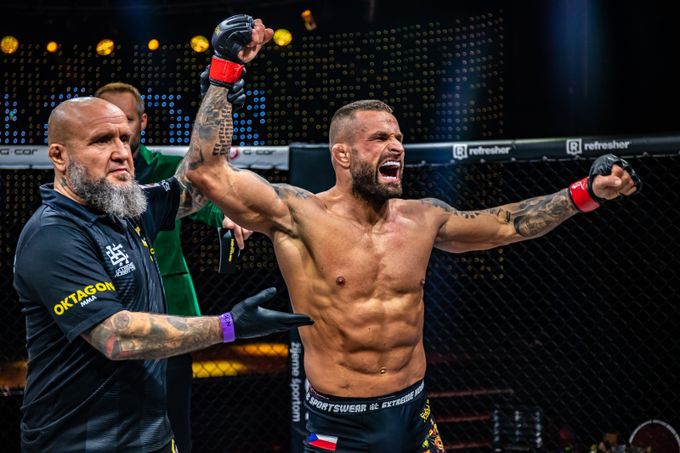 MMA rozhodčí Voborník: Mejou nám pr... Ne za chyby, ale za spekulace MMA rozhodčí Voborník: Mejou nám pr... Ne za chyby, ale za spekulace