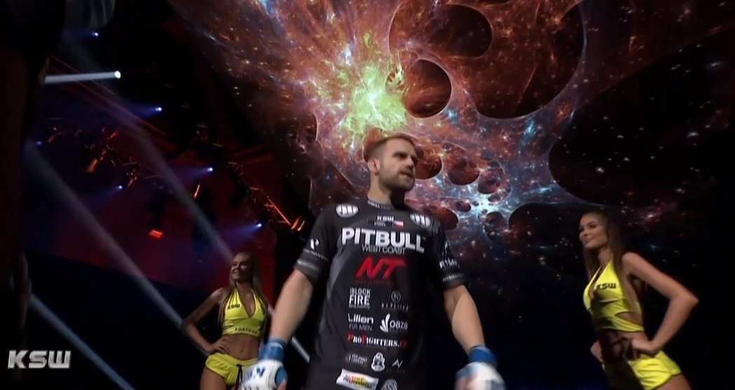 Patrik Kincl knockoutoval Poláka Tomasze Drwala na turnaji KSW 57 v prvním kole.