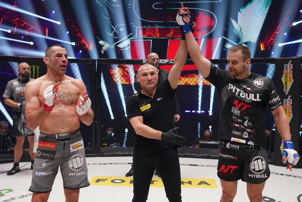 Patrik Kincl knockoutoval Poláka Tomasze Drwala na turnaji KSW 57 v prvním kole.