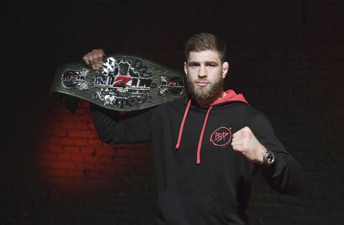 Procházka míří vysoko! Vyzval šampiona Bellatoru, světovou dvojku Procházka míří vysoko! Vyzval šampiona Bellatoru, světovou dvojku
