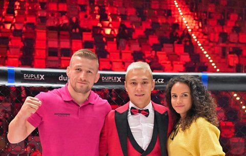 Tomáš Linh Le Sy (uprostřed), MMA zápasník a promotér Clash of the Stars