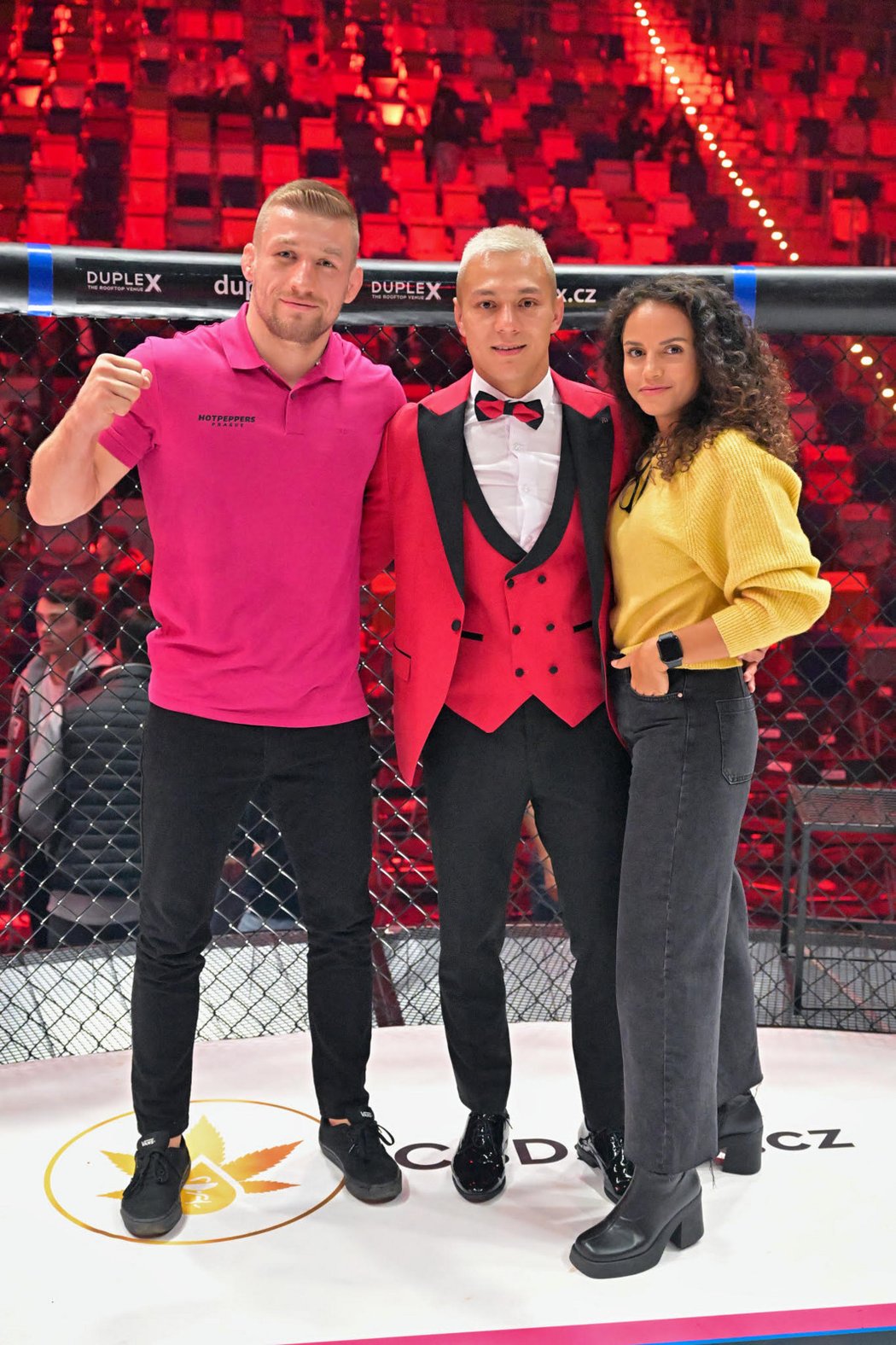 Tomáš Linh Le Sy (uprostřed), MMA zápasník a promotér Clash of the Stars