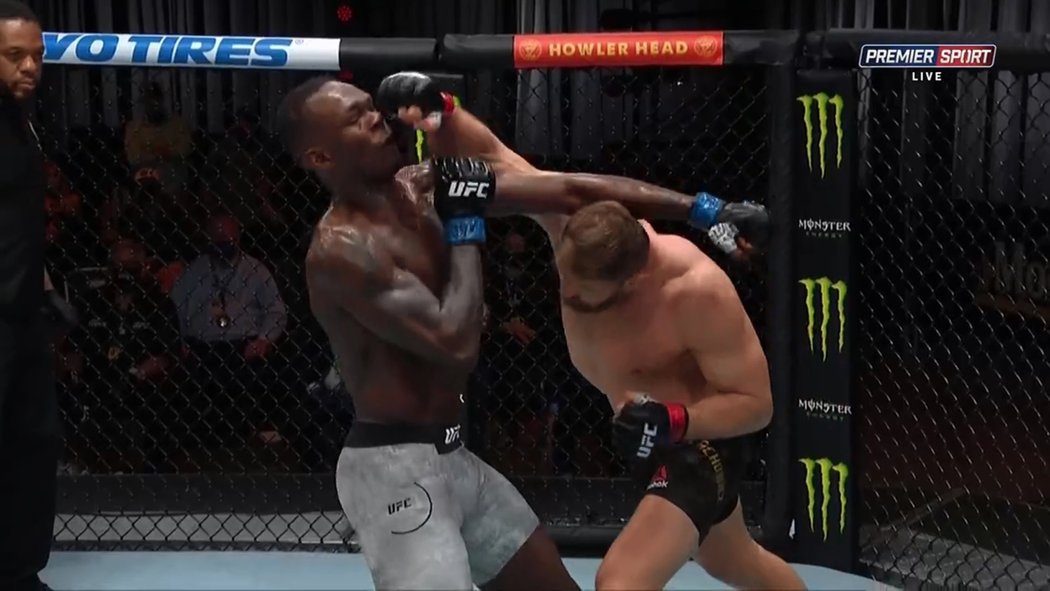 UFC 259: hlavní zápas šampionů Jan Błachowicz vs. Israel Adesanya, na body zvítězil Błachowicz