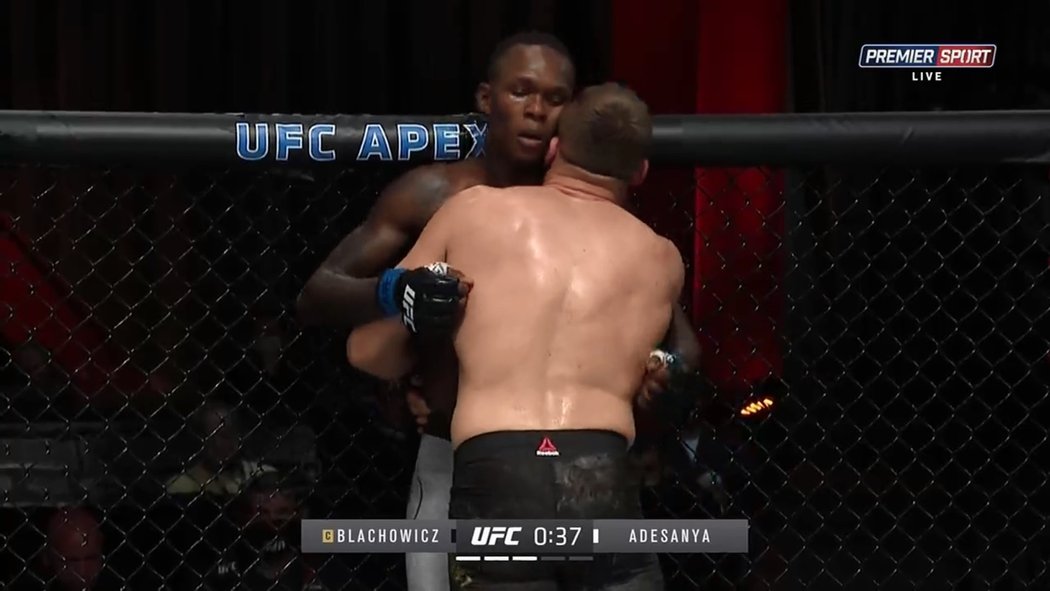 UFC 259: hlavní zápas šampionů Jan Błachowicz vs. Israel Adesanya, na body zvítězil Błachowicz