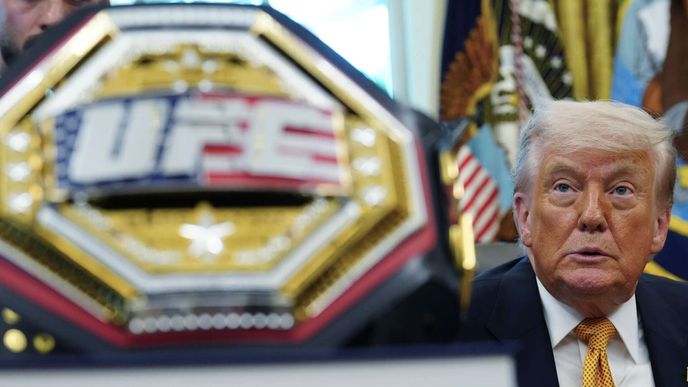 Americký prezident Donald Trump se setkal se zápasníky UFC Americký prezident Donald Trump se setkal se zápasníky UFC
