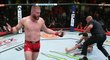 Bývalý šampion Jan Blachowicz zvítězil technickým knockoutem v hlavním klání turnaje UFC Fight Night nad Aleksandarem Rakićem