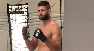 Procházka před debutem v UFC: Zkusil si klec, nevadí mu ranní čas zápasu