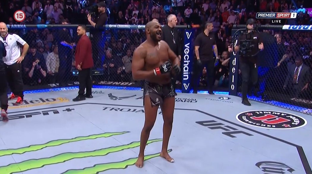 Jon Jones předvedl parádní vítězství a pak slavil tanečkem