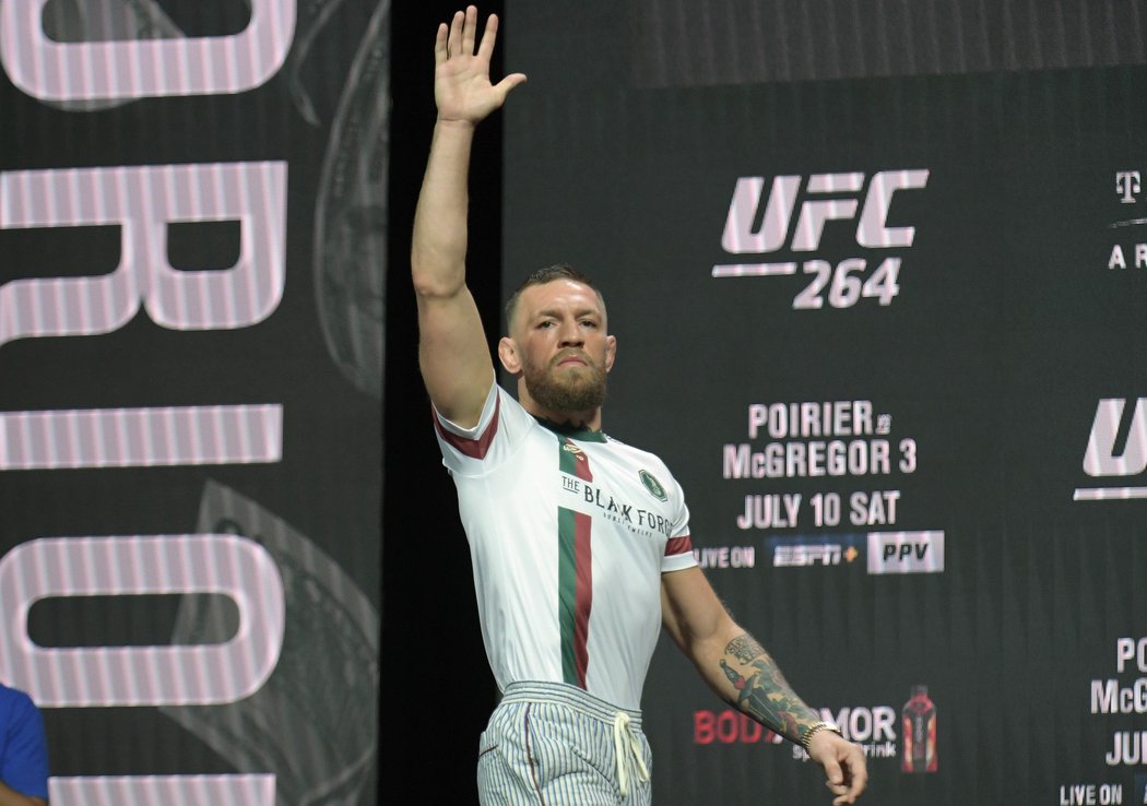 Conor McGregor na vážení před UFC 264