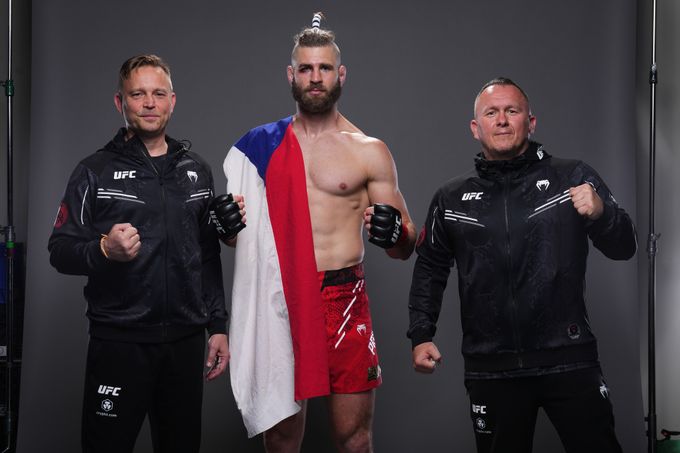 Procházka vs. Pereira 2 v TV: kde a kdy sledovat UFC 303 živě? Procházka vs. Pereira 2 v TV: kde a kdy sledovat UFC 303 živě?