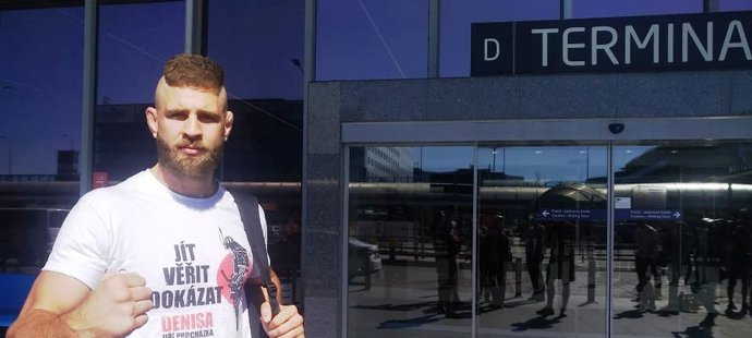 Jiří Procházka na pražském letišti vyrazil za prvním zápasem v UFC