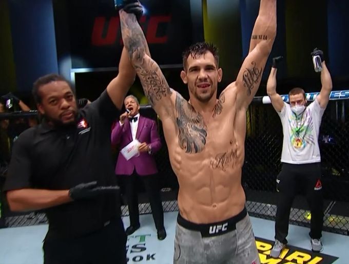 UFC 175: Rakic přemohl Smitha. Podle trenéra se s Procházkou ale neutká UFC 175: Rakic přemohl Smitha. Podle trenéra se s Procházkou ale neutká