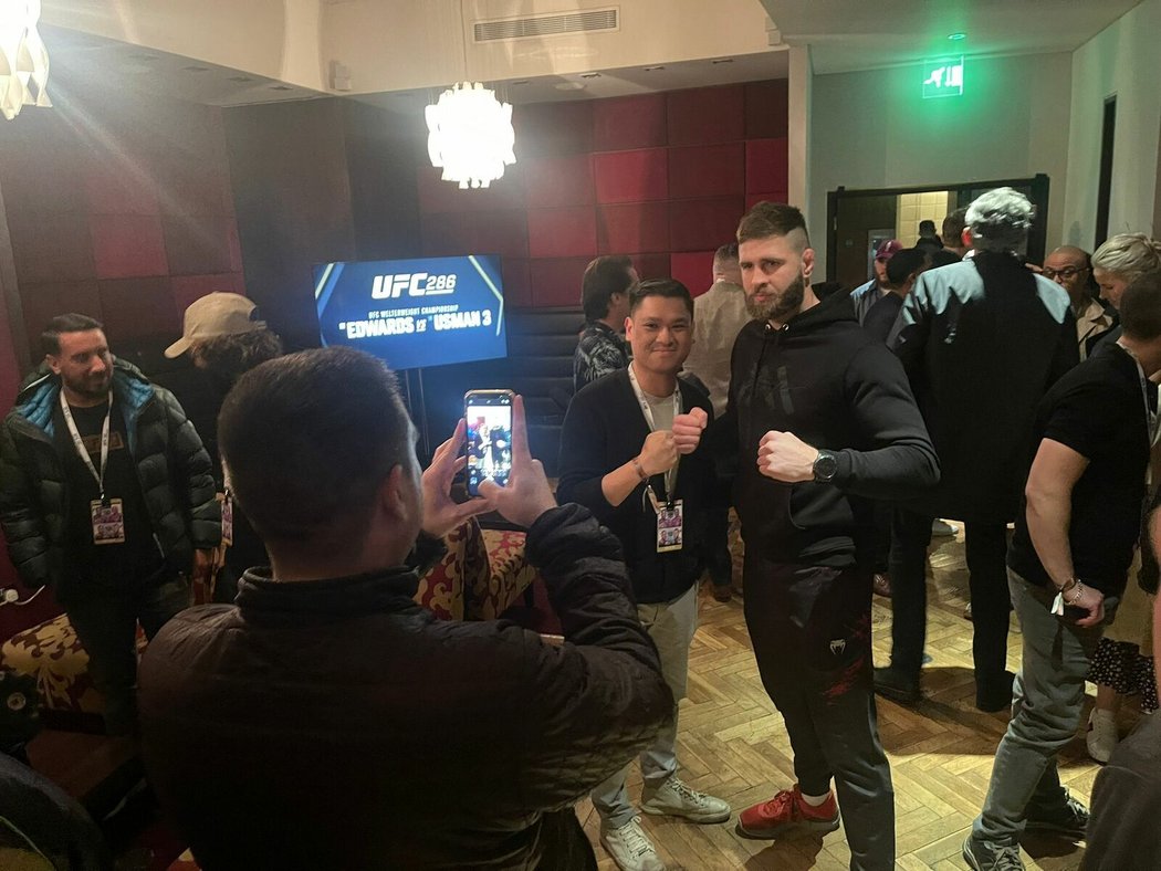 Jiří Procházka je na turnaji UFC 286 v Londýně coby VIP host jednou z největších hvězd