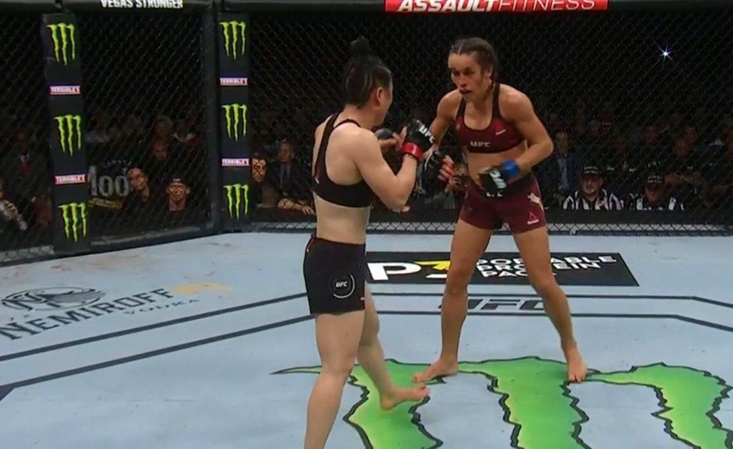 Ženský titulový zápas na UFC 248: Weili Zhangová vs. Joanna Jedrzejczyková