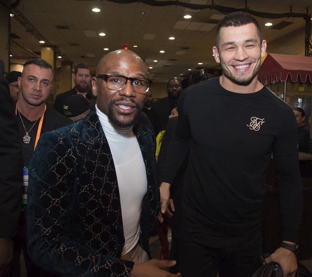 Floyd Mayweather a Machmud Muradov