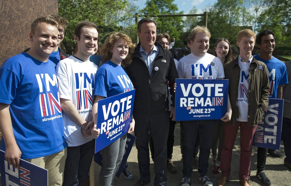 Setrvání Británie v EU podporuje tamní premiér David Cameron.