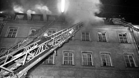 Antisemitský útok na dům židovské obce v Mnichově, při němž zemřelo 7 lidí (13. 2. 1970).