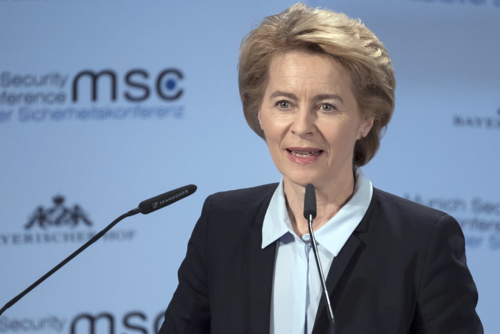Německá ministryně obrany Ursula von der Leyenová na konferenci v Mnichově