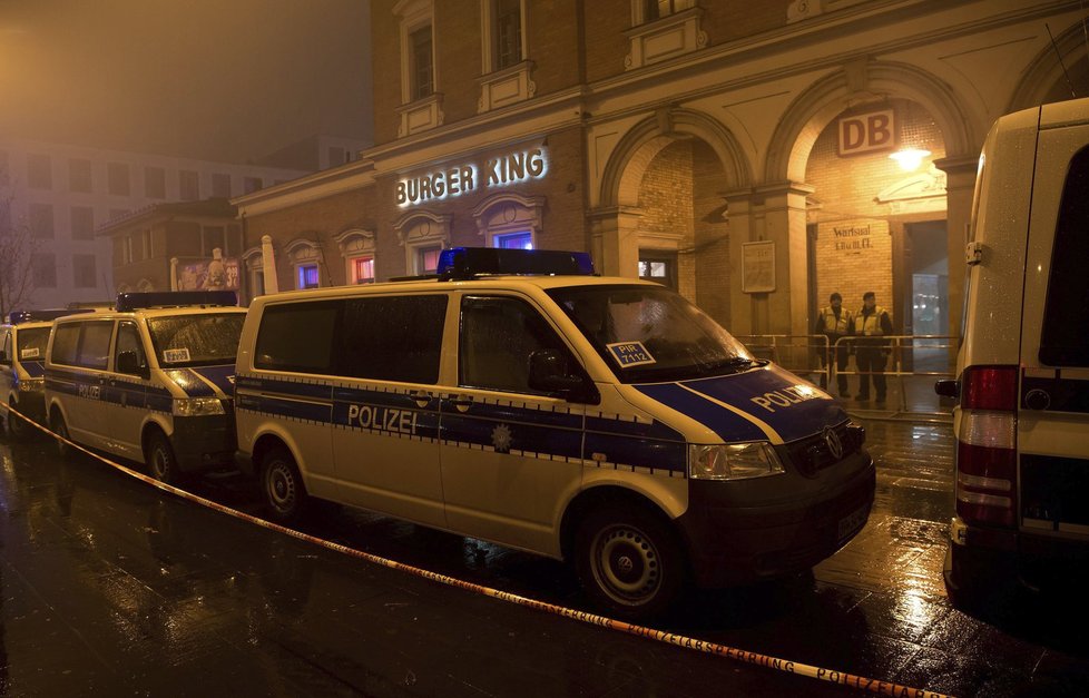 V Mnichově hrozily sebevražedné útoky, evakuována byla nádraží