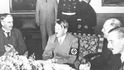 Chamberlain, Hitler,  Mussolini a Daladier během konference v Mnichově.