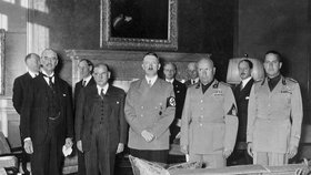 Hitler, Chamberlain, Daladier a Mussolini při podpisu mnichovské dohody.