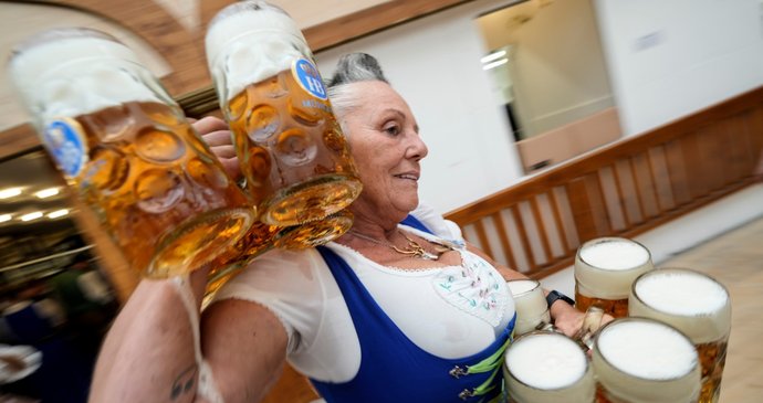 V Mnichově odstartoval pivní svátek Oktoberfest (21.9.2024)