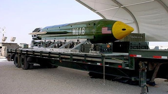 GBU-43/B Massive Ordnance Air Blast bomb (MOAB) - největší nenukleární bomba USA