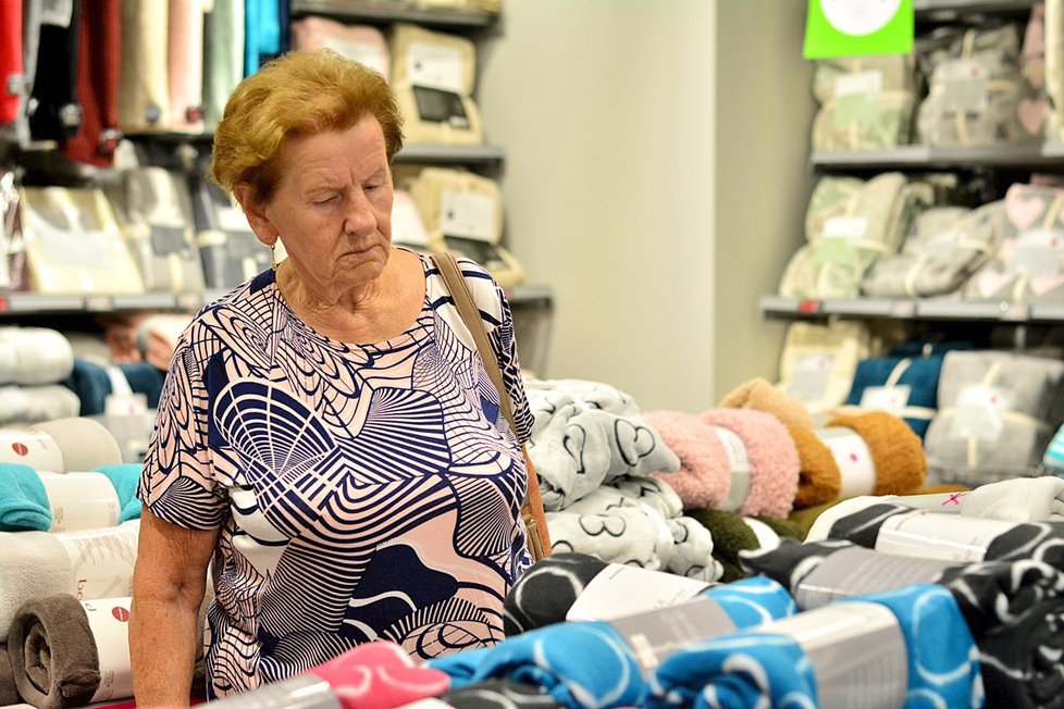 Několik stovek Pražanů vyrazilo ve středu na velké nákupy do Möbelixu. V Kolbenově v rámci slavnostního znovuotevření totiž padaly obrovské slevy.