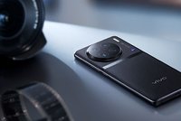 Revoluce mezi smartphony: Nový vivo X90 Pro má tři fotoaparáty a pracuje s umělou inteligencí