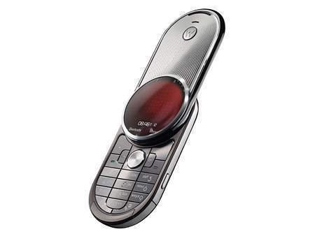 Motorola AURA s kulatým displejem