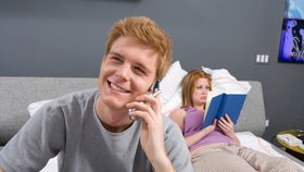 Podle amerického výzkumu jsou lidé více závislí na mobilních telefonech než sexu.