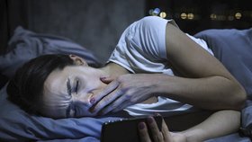 Kvůli sociálním sítím lidé nespí