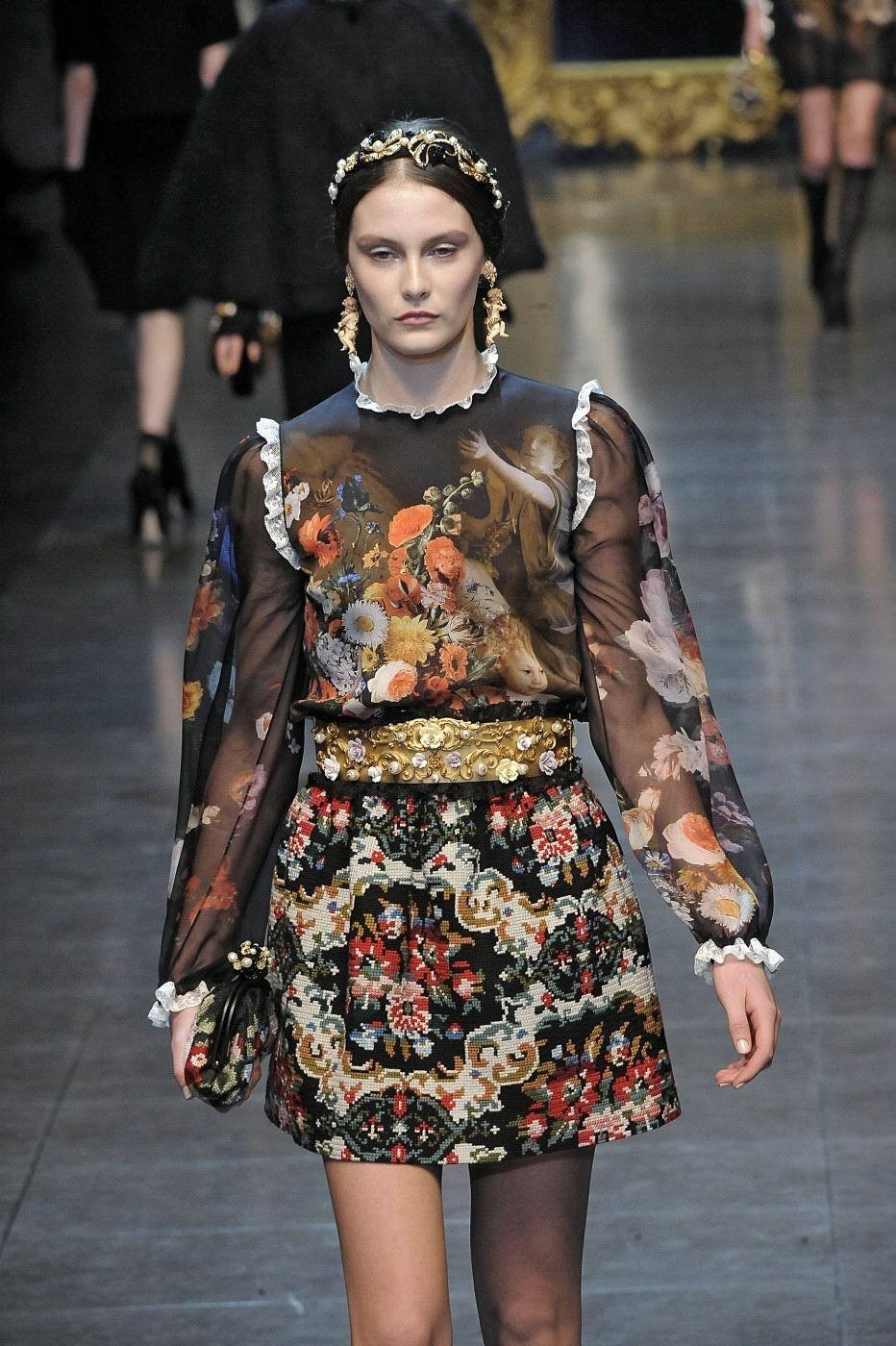 I kombinace různých vzorů je žhavým trendem. Dolce & Gabbana, podzim-zima 2012.