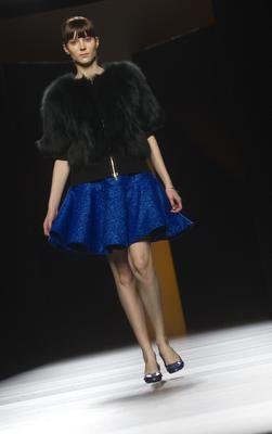 Španělský módní návrhář Juanjo Oliva představil na Fashion weeku v Madridu novou kolekci podzim/zima 2012