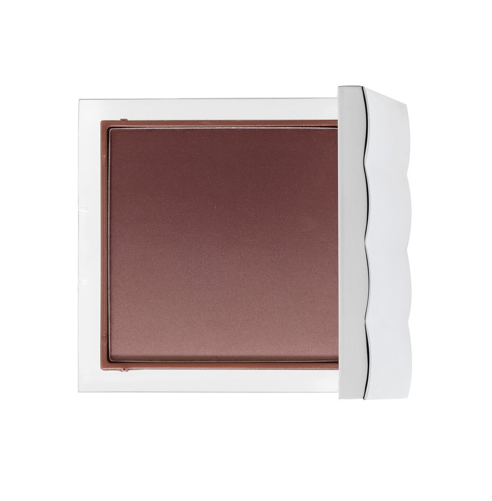 Podzimní typ: Snadno aplikovatelná řasenka ve vínovém odstínu Gradient Powder Blusher, Clinique, 850 Kč