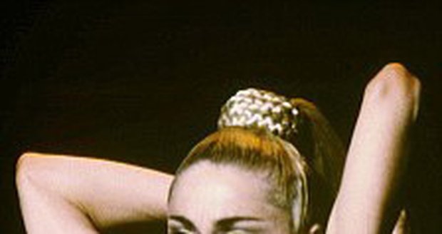 90. léta: Madonna v outfitu od Jeana Paula Gaultiera.