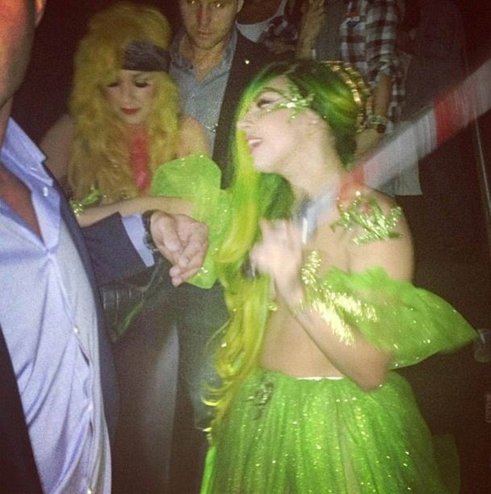 Halloweenská Gaga nás doopravdy děsí...