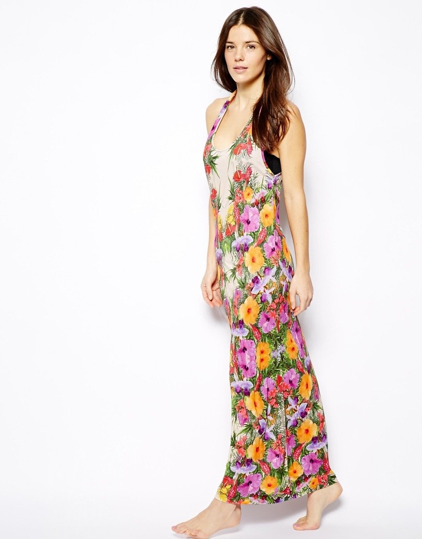 Květinové maxi šaty, Asos.com, cca 400 Kč.