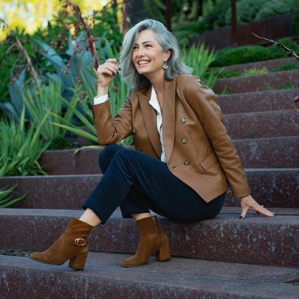 Móda pro ženy 50+: Inspirujte se blogerkou, která svůj věk umí nosit